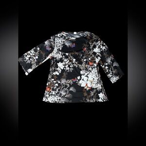 Black Floral & Butterfly 1/4 Sleeve Top